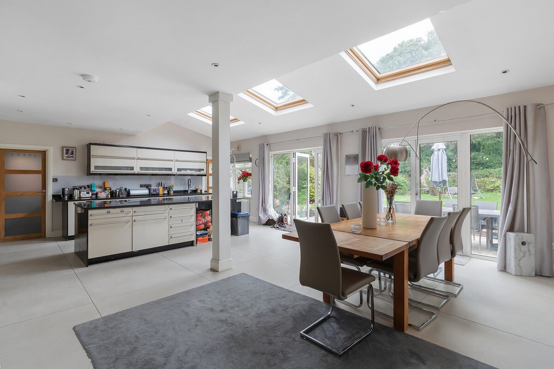 House in Ealing (London Borough of Ealing), Ealing, England 4 - 13358838
