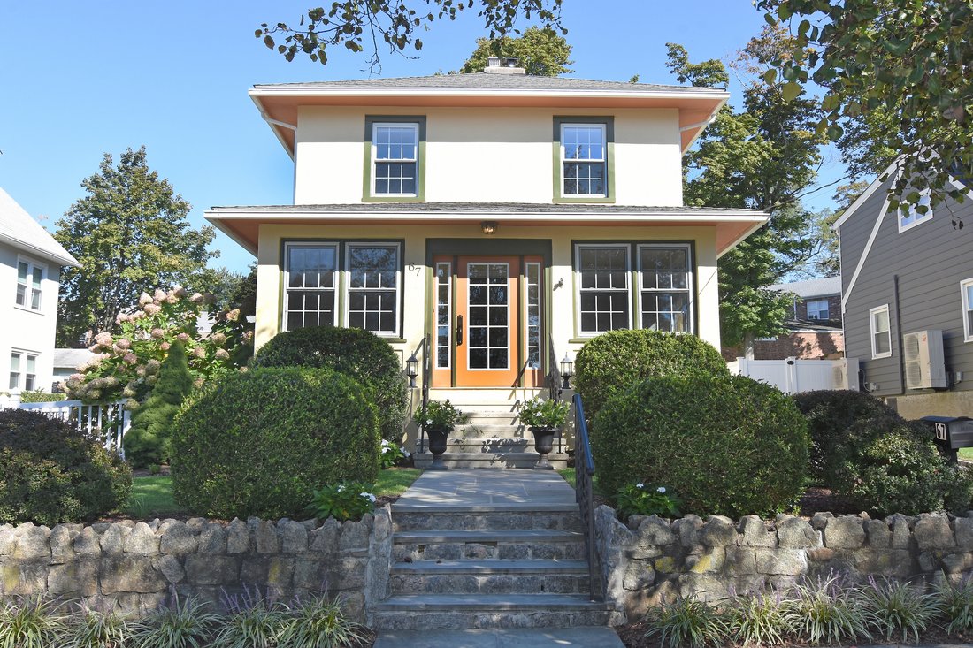 67 Mohican Park Avenue In Dobbs Ferry, New York, United States For Sale