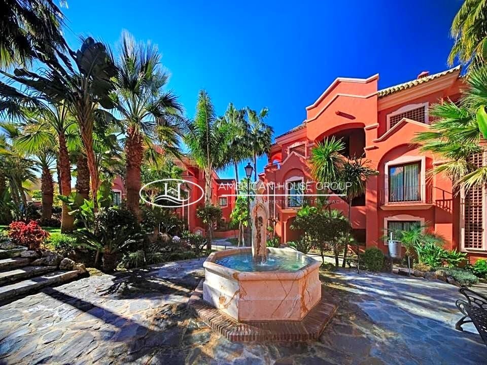 Apartment in Puerto Banus, Marbella, Spain 1 - 10928794