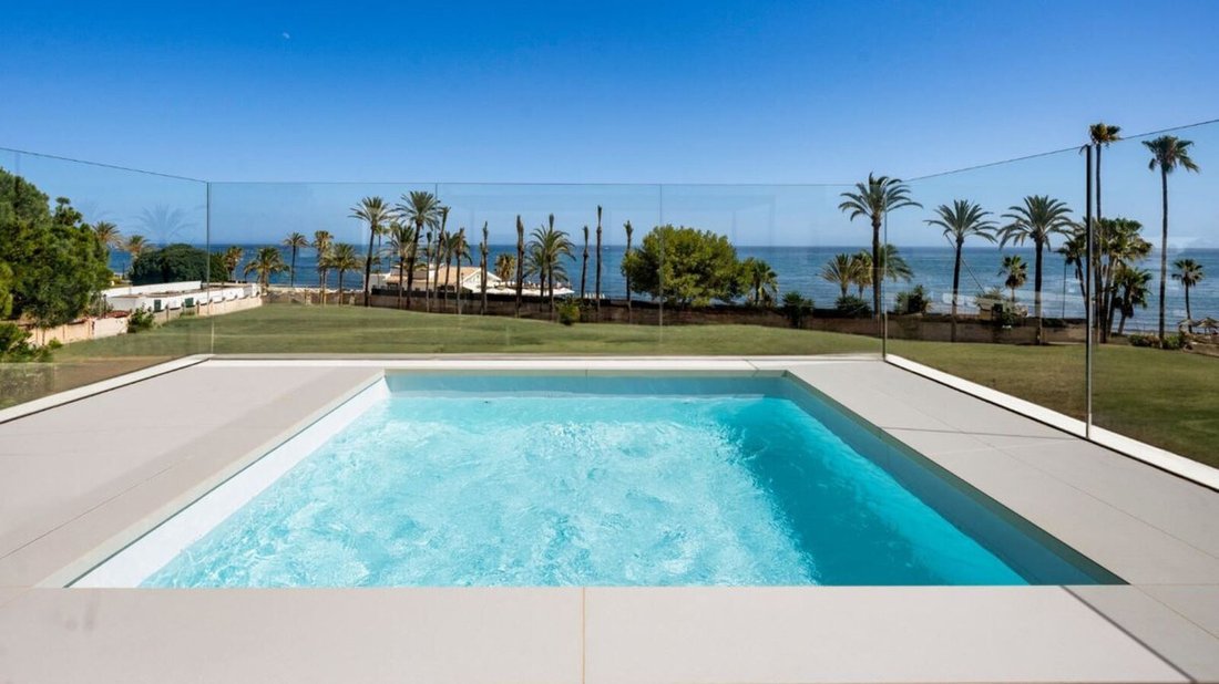 Villa in San Pedro de Alcantara, Andalusia, Spain 2 - 13358633