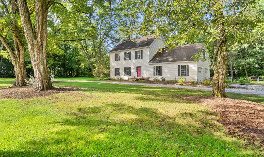 Beautifully Landscaped Yard + Move In Sheffield, Massachusetts, United