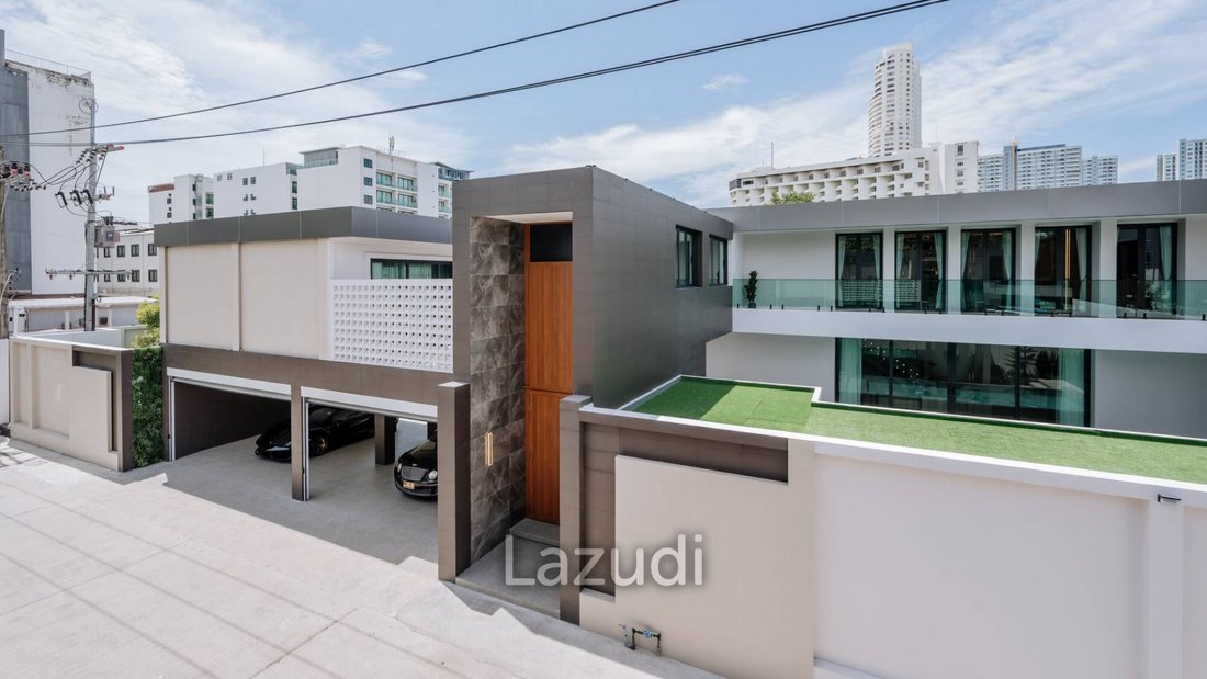 Villa in Pattaya City, Chon Buri, Thailand 1 - 13359345