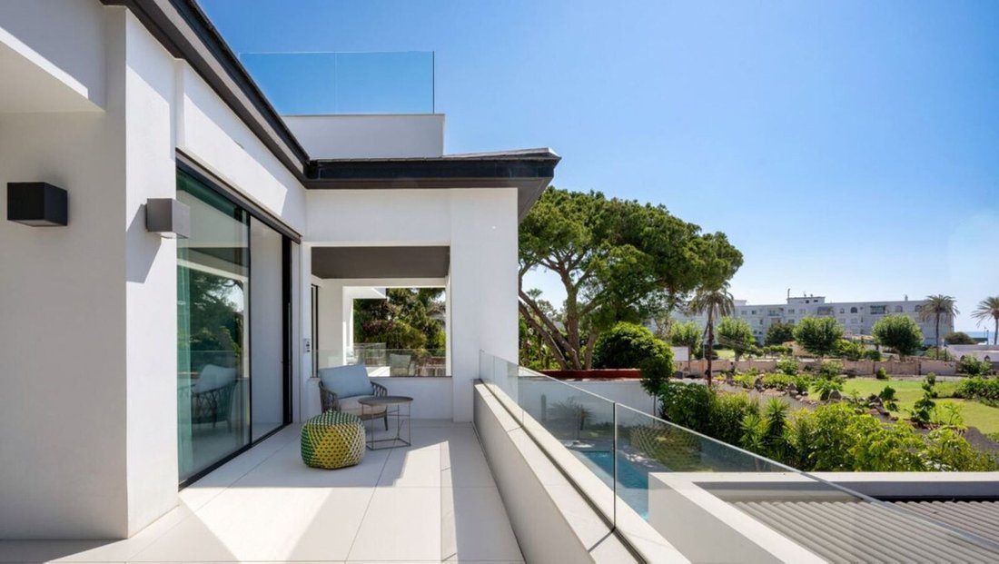 Villa in San Pedro de Alcantara, Andalusia, Spain 3 - 13358633