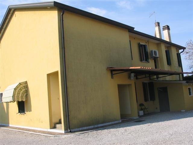 House in Massanzago, Veneto, Italy 2 - 13359689