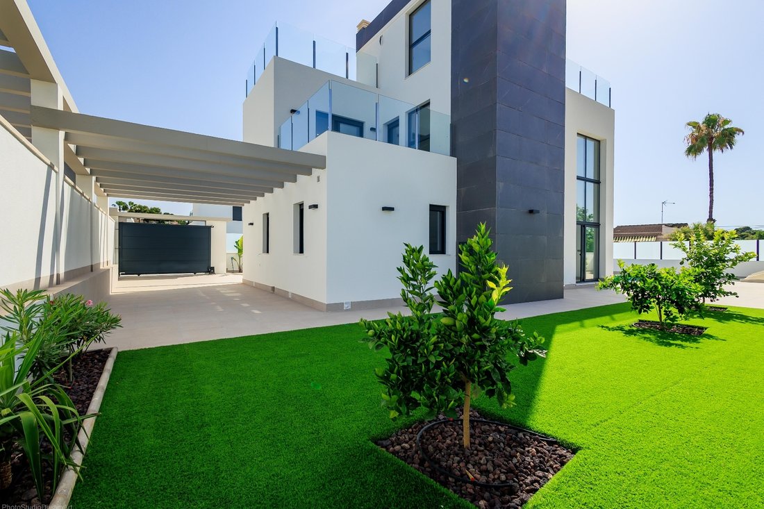 Villa in Torrevieja, Valencian Community, Spain 3 - 13360908