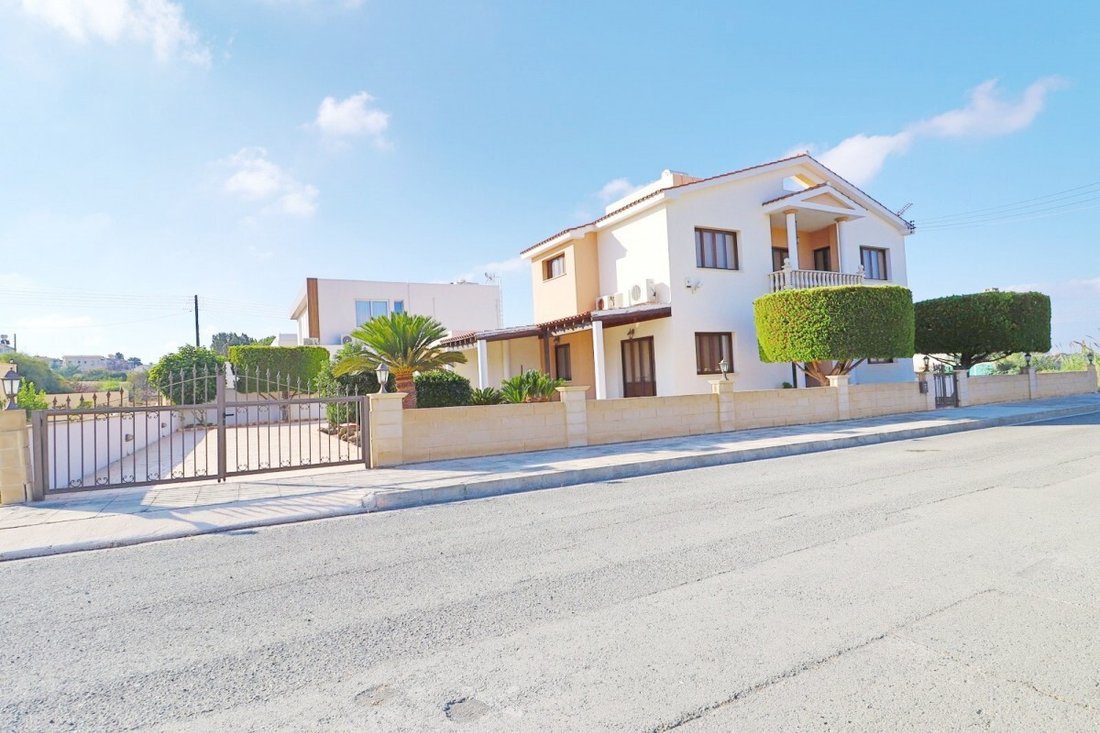 Villa in Paphos, Paphos, Cyprus 1 - 13361073