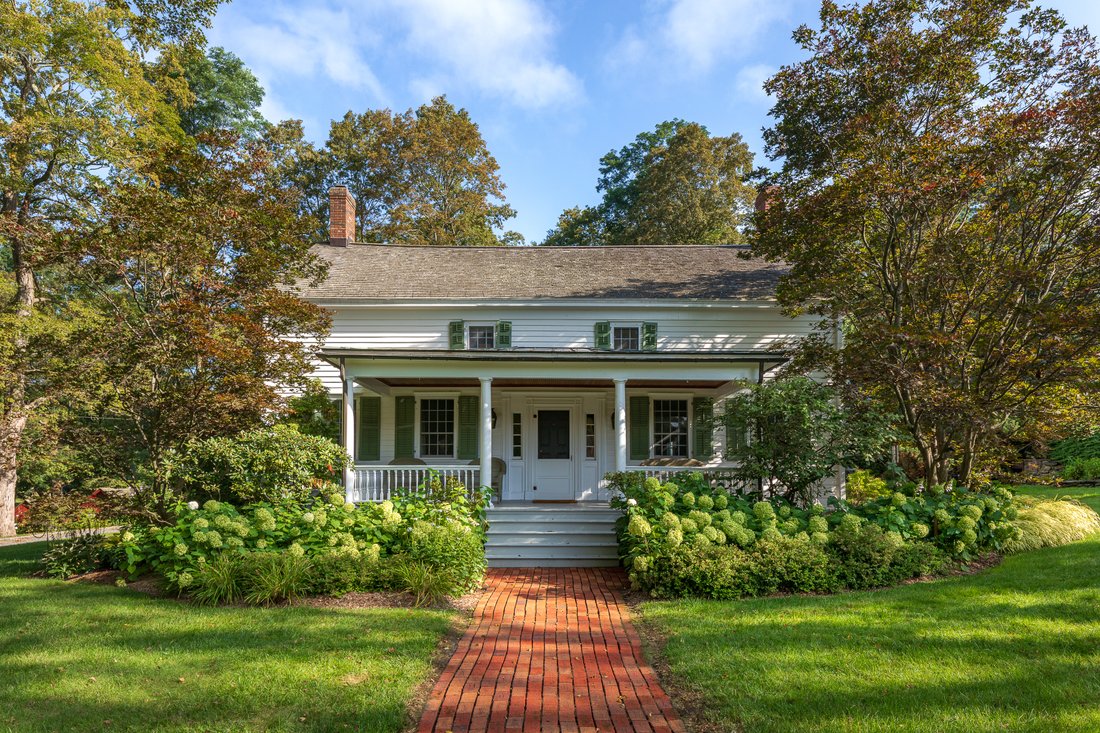 A Millbrook Antique With A Truly Unrivaled In Wingdale, New York