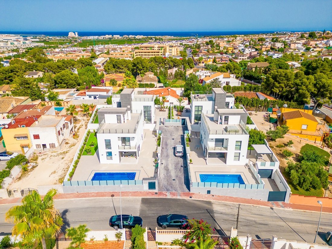 Villa in Torrevieja, Valencian Community, Spain 2 - 13360908