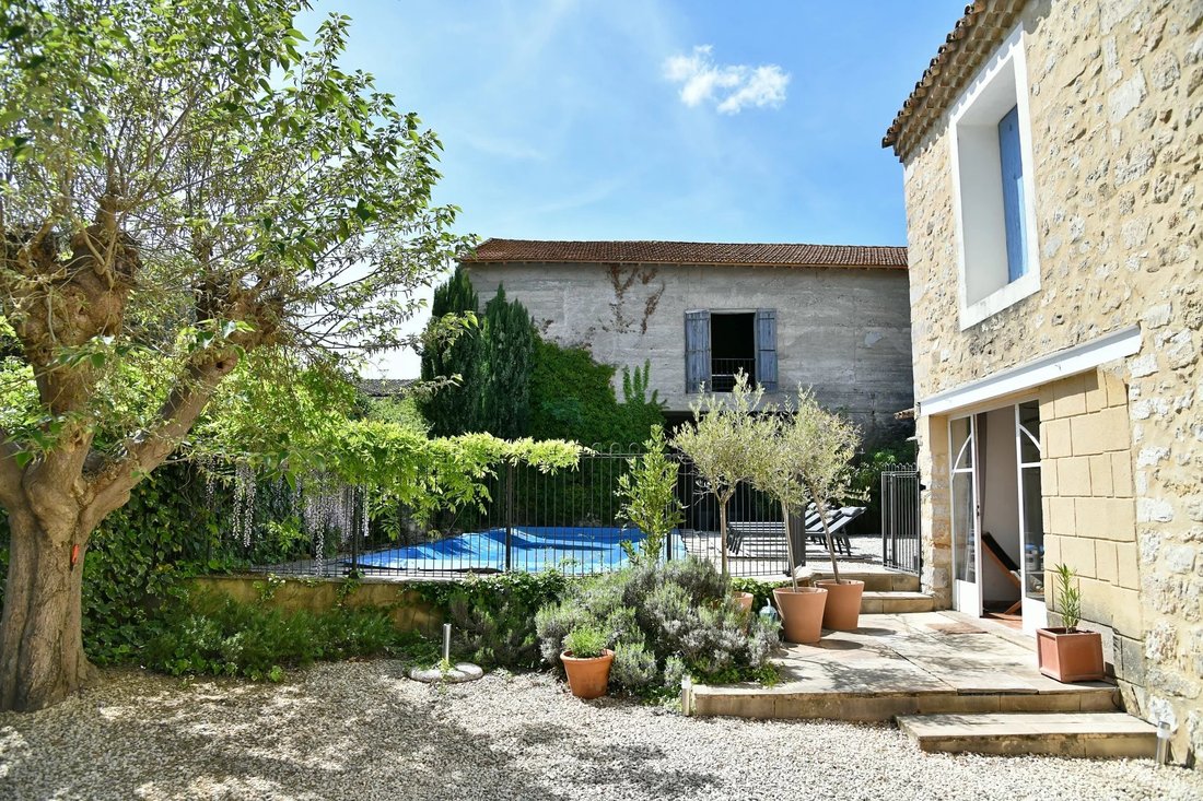 Charming Village Property, Garden With Trees, Pool In Uzès, Occitanie