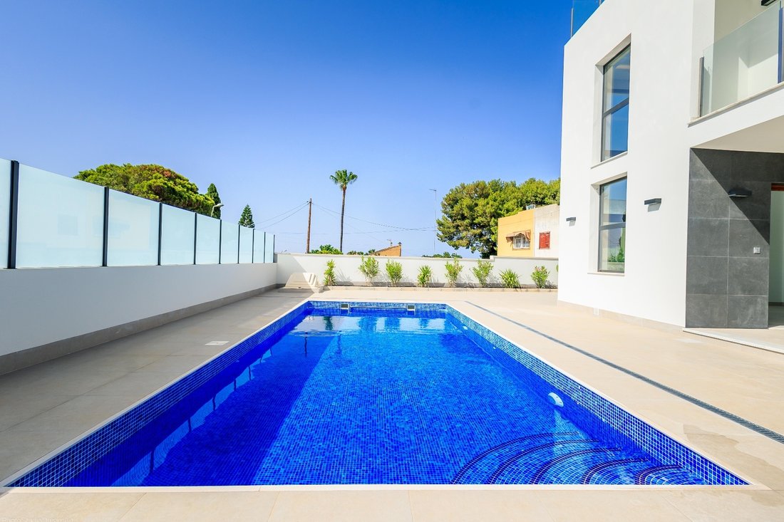 Villa in Torrevieja, Valencian Community, Spain 4 - 13360908