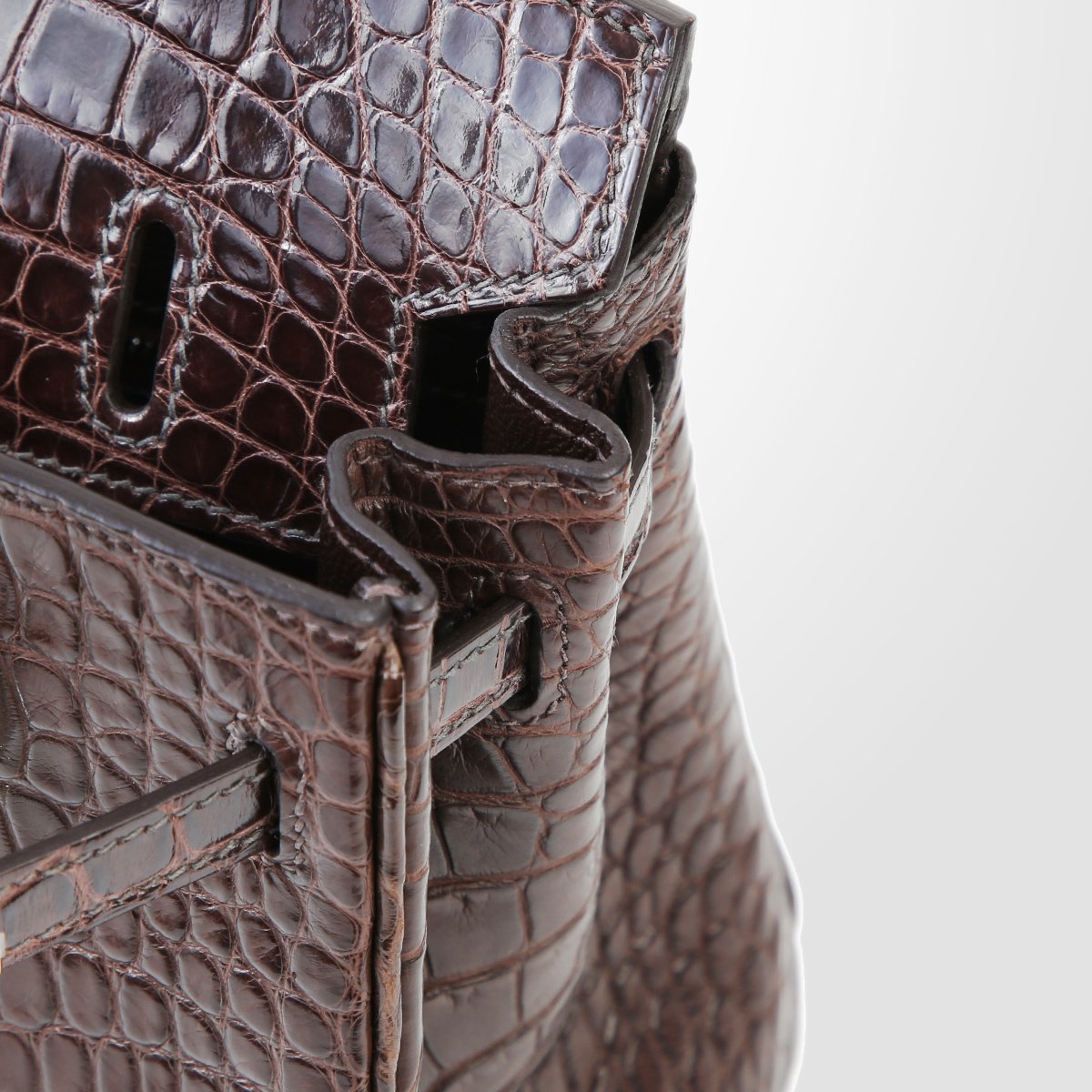 Hermès Birkin Touch 25 Alligator Handbag In Dubai, Dubai, United