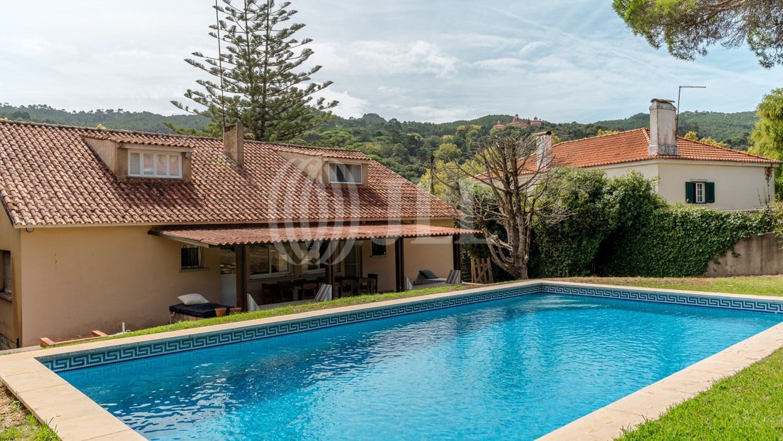 8 Bedroom Villa, With View, In Galamares, Sintra In Colares, Lisbon