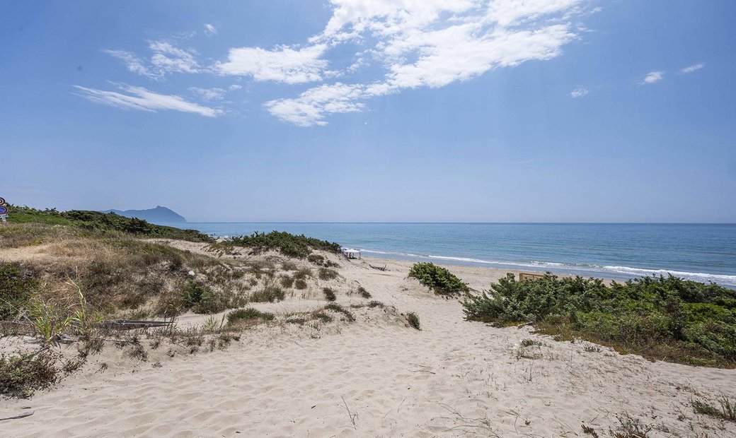 Charming Villa Near The Sea In Sabaudia In Lazio, Italy For Sale (13366614)