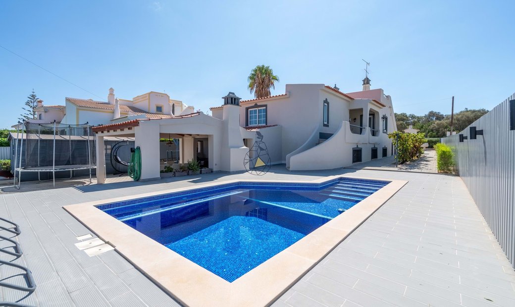 Single Storey Villa With Pool In Monte Canelas Mexilhoeira In Faro