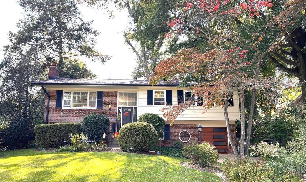 Chic And Modern Home Of Your Dreams In Wolf Trap, Virginia, United