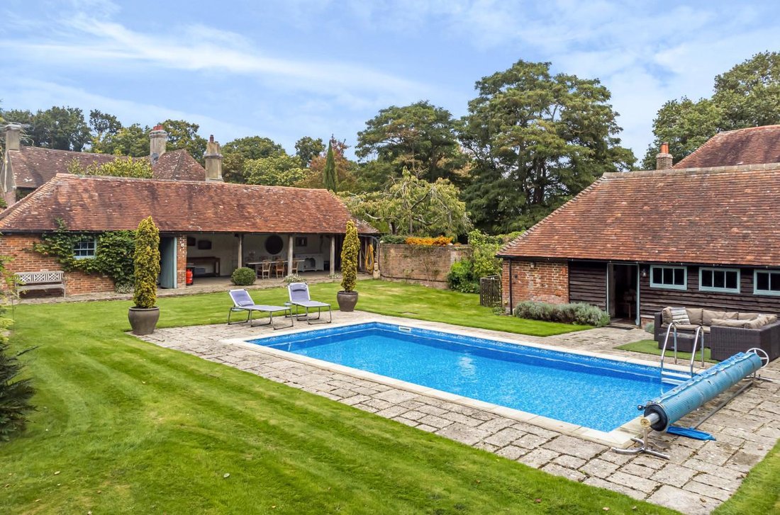 6 Bedroom Detached House For Sale In In Bexhill On Sea, England, United