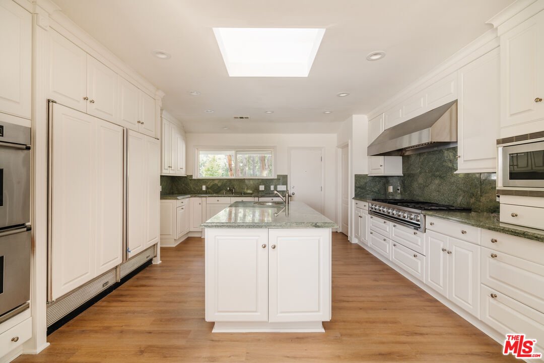 House Beverly Hills In Beverly Hills, California, United States For Rent (13365690)