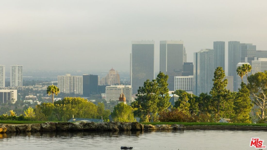 House Beverly Hills In Beverly Hills, California, United States For Rent (13365690)