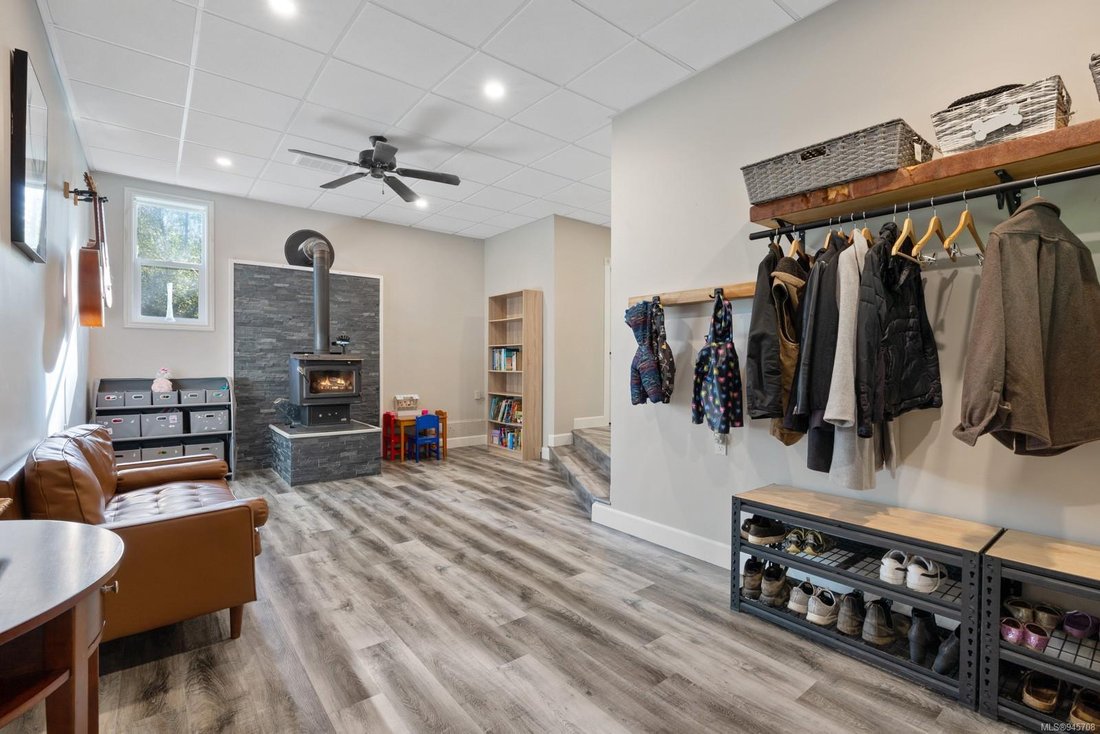 1649 Stephan Rd, Merville, Bc Dans Black Creek, Colombie Britannique