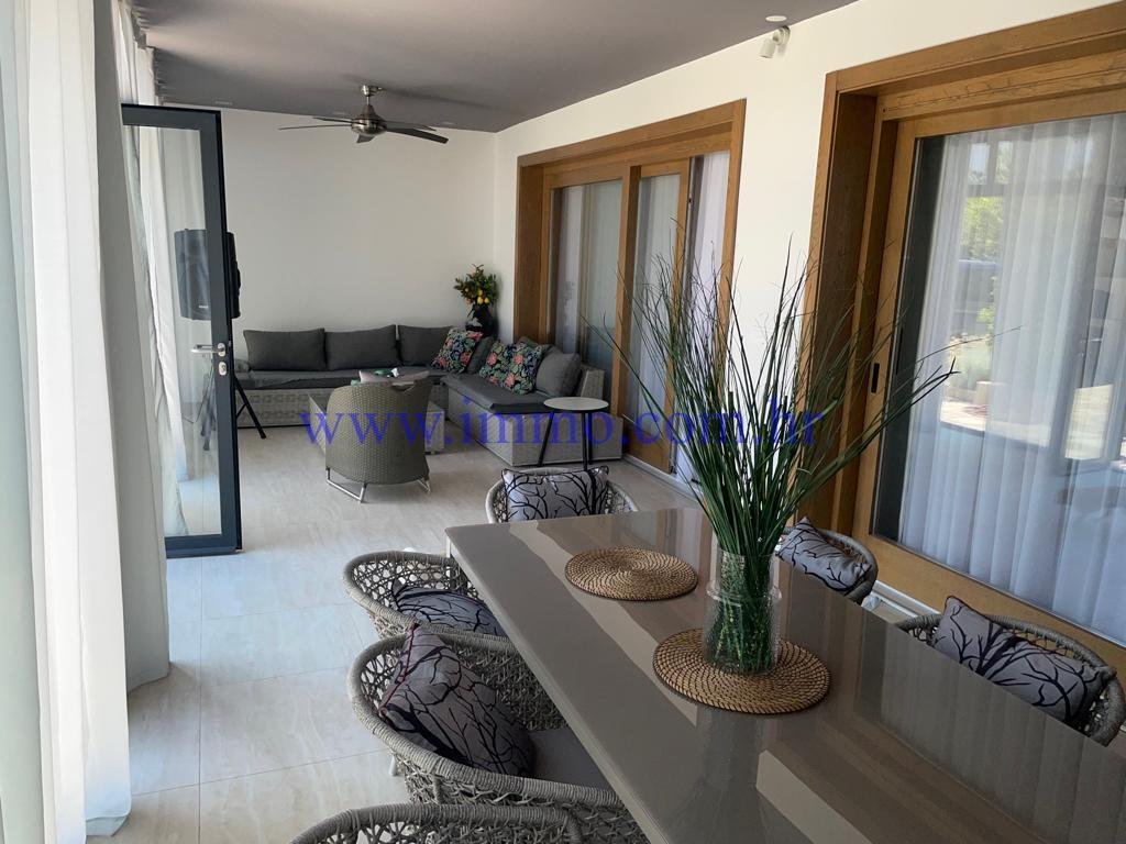 Villa in Gradska cetvrt Varos, Sibenik, Sibenik-Knin County 4 - 13369148