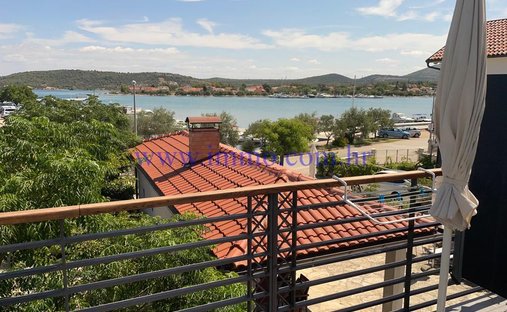 Villa in Gradska cetvrt Varos, Sibenik, Sibenik-Knin County 1