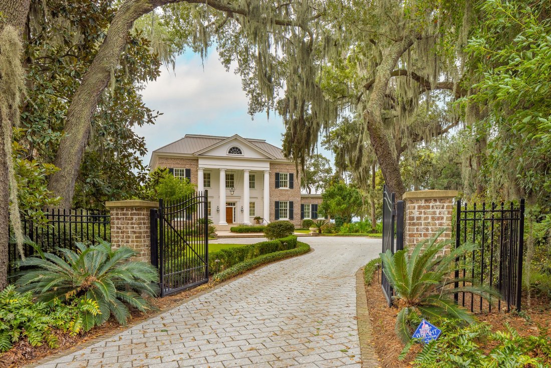Stunning Waterfront Estate In Savannah, United States For Sale (13369676)
