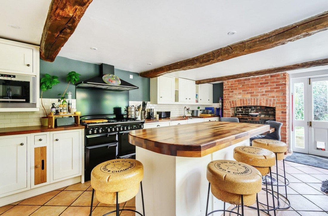 5 Bedroom Detached House For Sale In In Mereworth, England, United