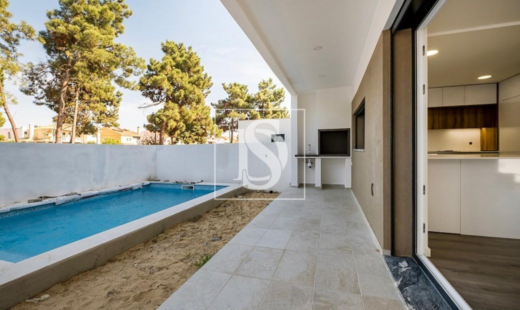 Seixal House In Amora, Setubal, Portugal For Sale (13321816)