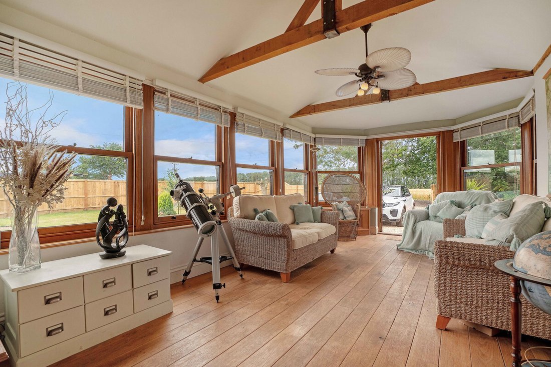 5 Bedroom Detached House For Sale In In Severn Stoke, England, United