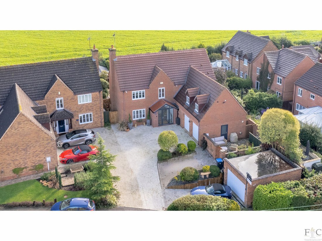 5 Bedroom Detached House For Sale In In South Kilworth, England, United