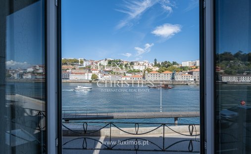 Villa in Santa Marinha e Sao Pedro da Afurada, Porto District, Portugal 1