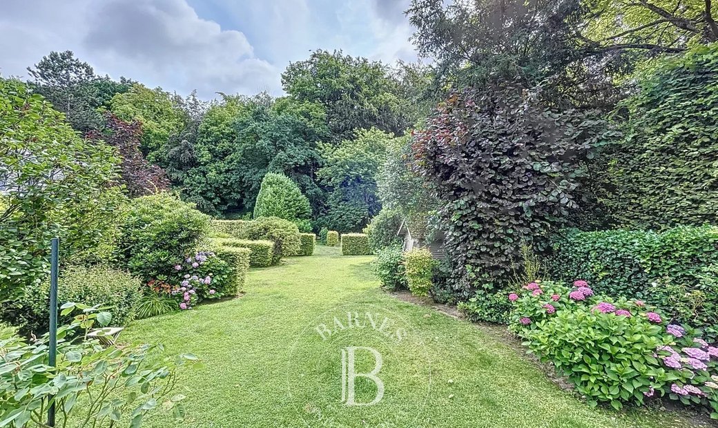 Vert Chasseur Charming Renovated House. In Uccle, Brussels, Belgium For