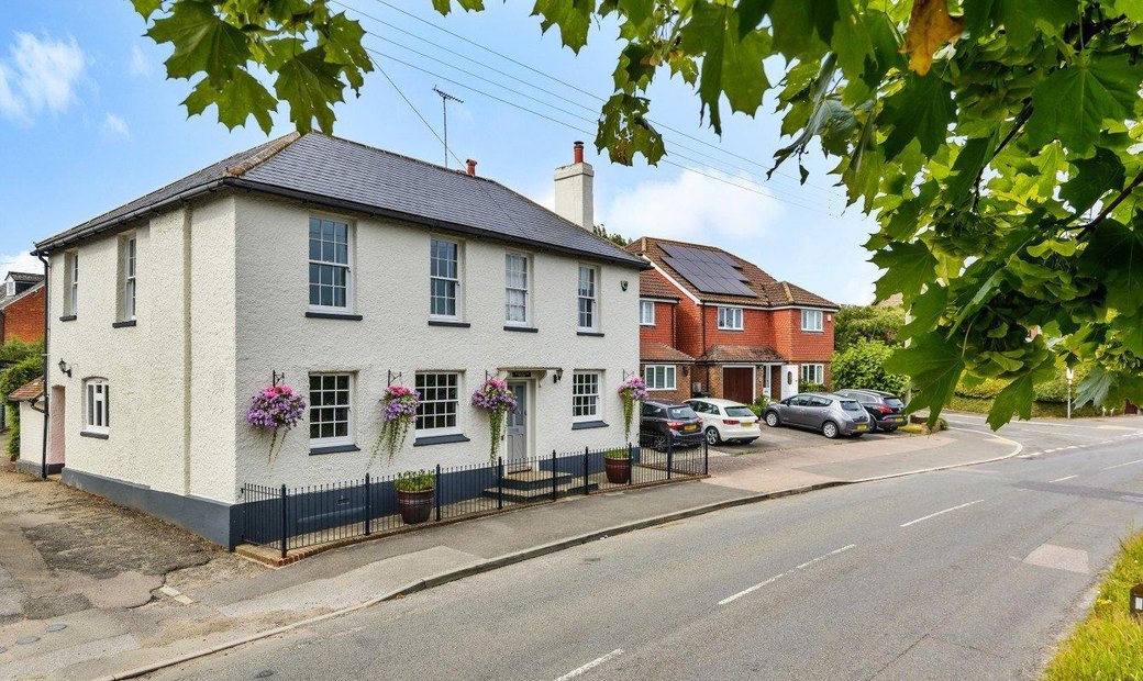 5 Bedroom Detached House For Sale In In Mereworth, England, United