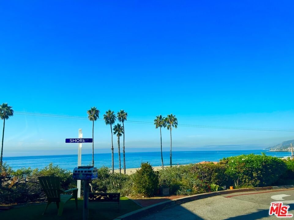 Land Pacific Palisades In Los Angeles, California, United States For