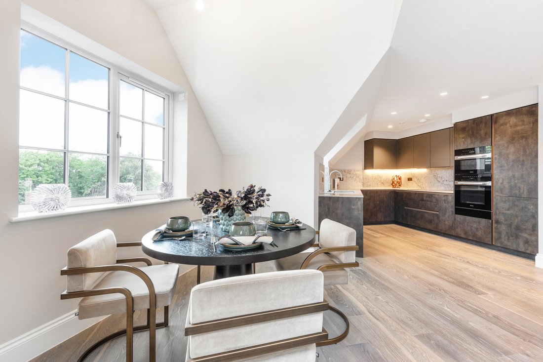 2 Bedroom Apartment For Sale In Radlett In Radlett, England, United Kingdom For Sale (13371064)