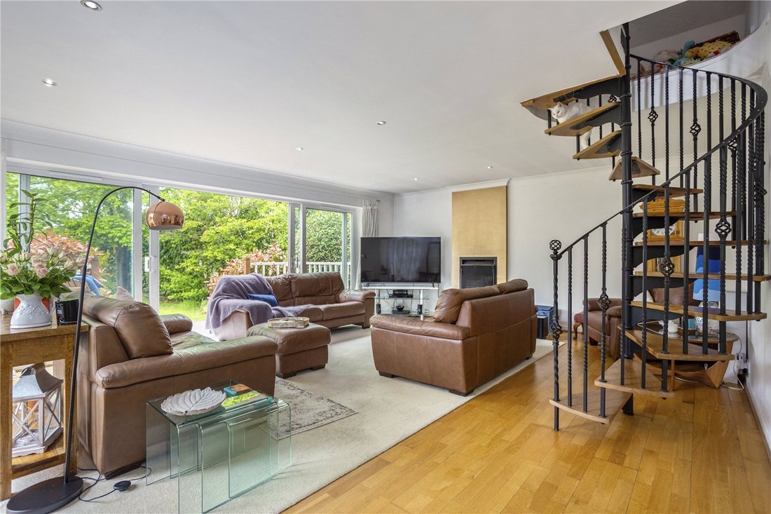 4 Bedroom Detached House For Sale In In Saint Leonards, England, United