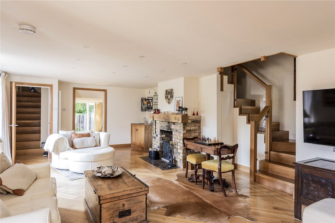 5 Bedroom Detached House For Sale In In Ickwell, England, United