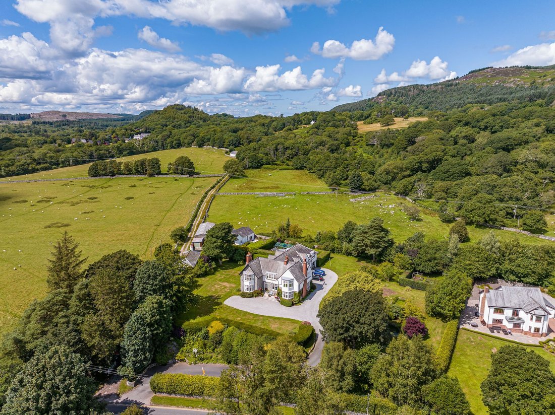 6 Bedroom Detached House For Sale In In Dalbeattie, Scotland, United