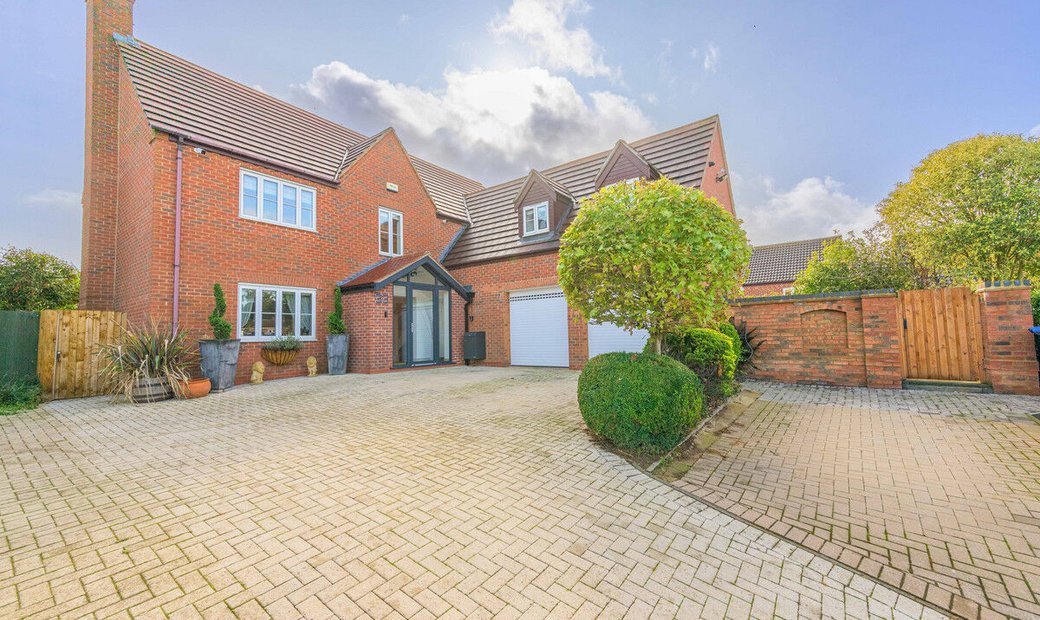 5 Bedroom Detached House For Sale In In South Kilworth, England, United