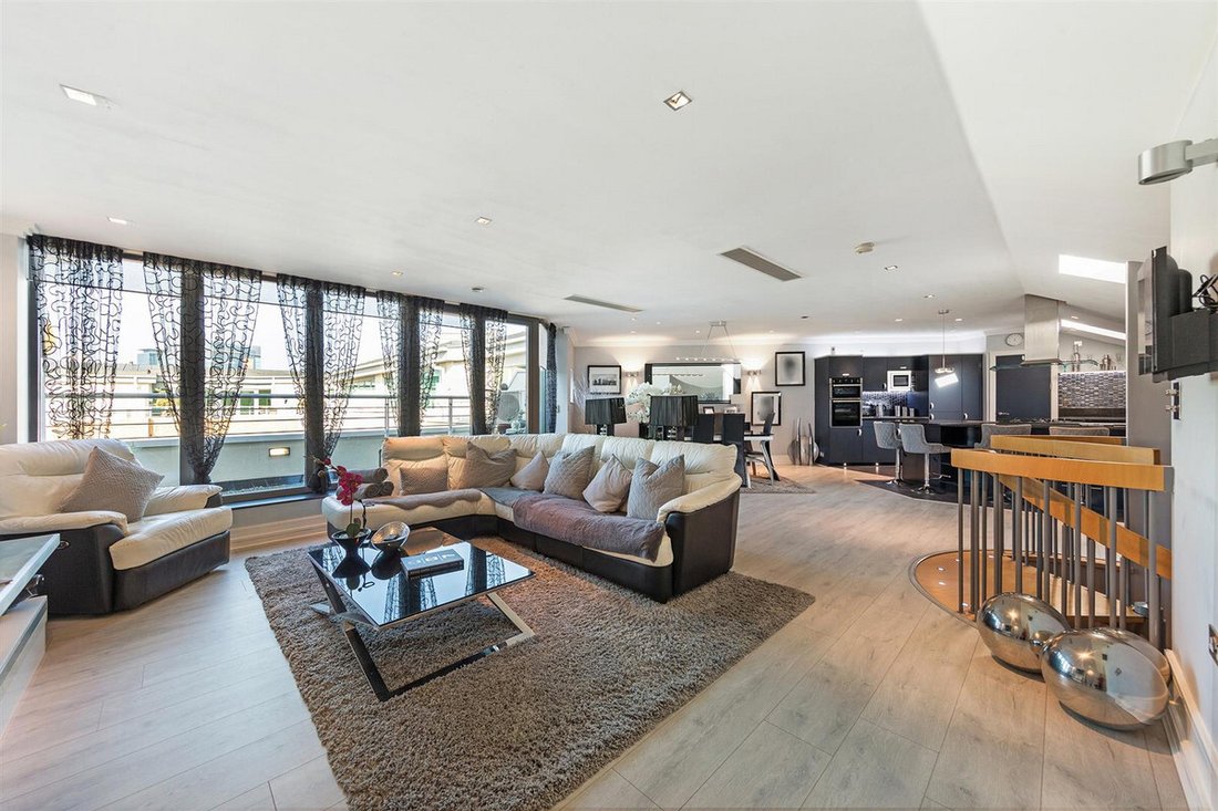 Luxury Penthouse Real Estate Uk Reference: 3 Bedroom Penthouse For Sale In Brentford In Brentford England