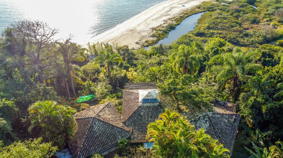 Paradisic And Exclusive Beach In Florianópolis, State Of Santa Catarina