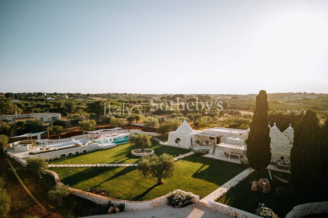 Farm Ranch in Cisternino, Apulia, Italy 2 - 13374067