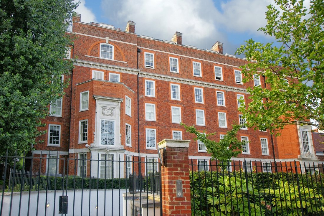 Academy Gardens (4th/5th Floor), Duchess Of In London, England, United
