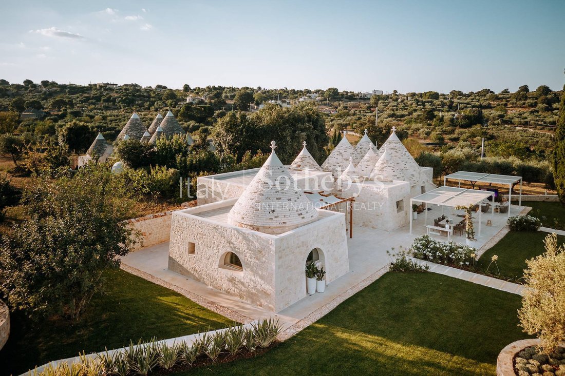 Farm Ranch in Cisternino, Apulia, Italy 3 - 13374067