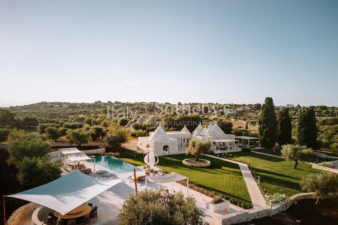 Farm Ranch in Cisternino, Apulia, Italy 4 - 13374067