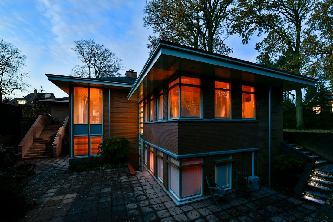Frank Lloyd Wright In A High End Residential In Baarn, Utrecht