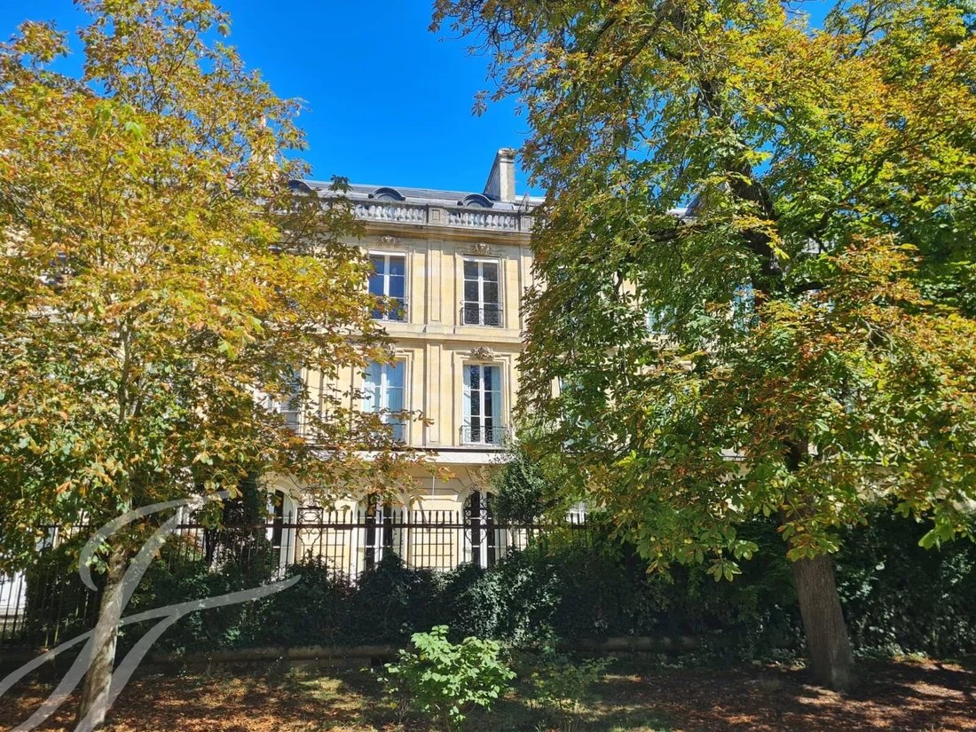 Bordeaux Apartment With Jardin Public In Bordeaux, Nouvelle Aquitaine