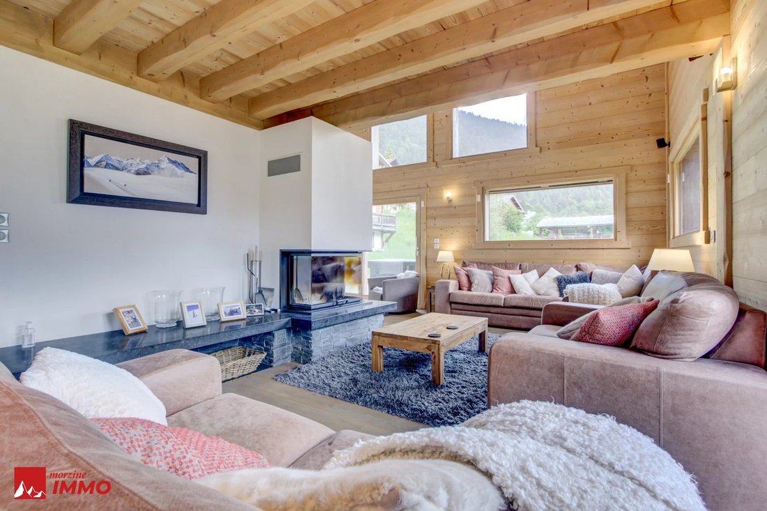 A Superb Quality Five Bedroom In Essert Romand, Auvergne Rhône Alpes