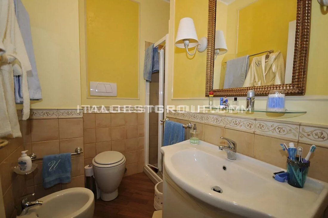 Luxurious Apartment In Sanremo 5 Rooms 240 M2 And In Sanremo, Liguria