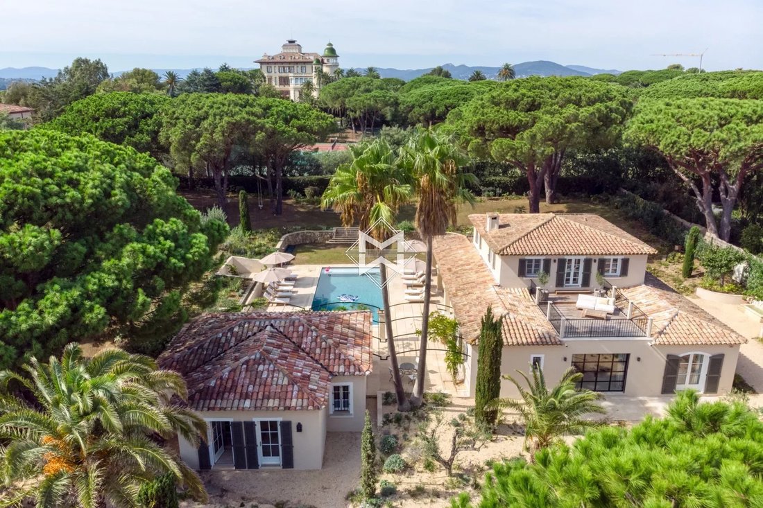 Villa in Saint-Tropez, Provence-Alpes-Côte d'Azur, France 1 - 11516341